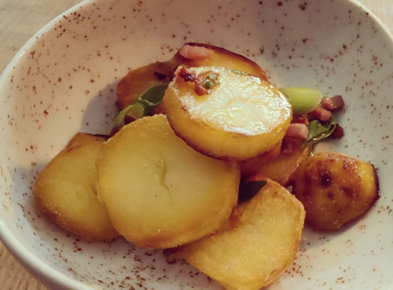 potatoesoldestberlinrestaurant 768x568