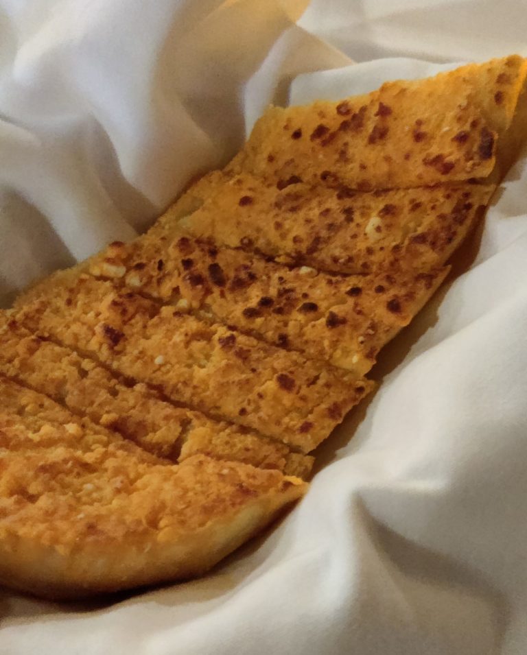 smokehousegarlicbread 768x955